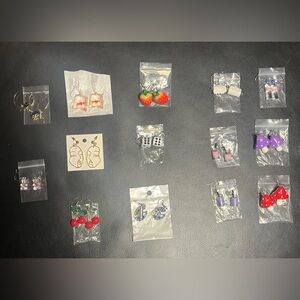 15 FUN AND UNIQUE SETS OF RETRO HANGING EARRINGS.